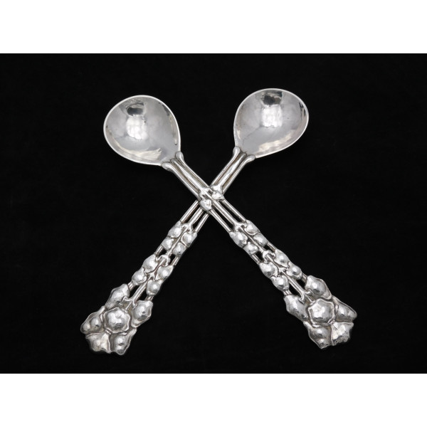 Alwyn Carr pair silver servinbg spoons London 1923