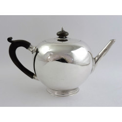 Antique Silver bachelor bullet teapot London 1901