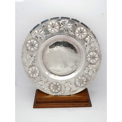 Arts Crafts silver charger by WG Connell London 1901