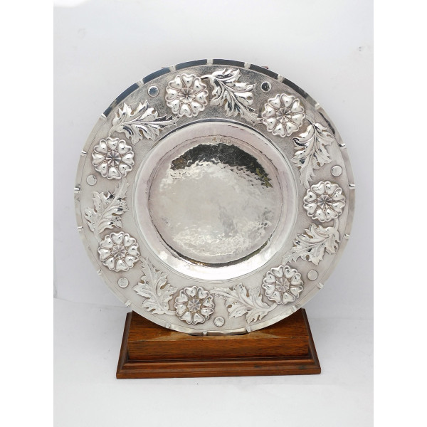 Arts Crafts silver charger by WG Connell London 1901