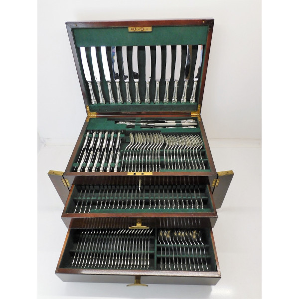 Boxed 127 piece Hallmarked Silver Chippendale Pattern Canteen Sheffield 1973