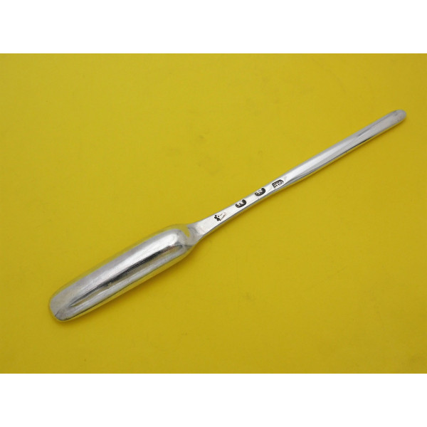 Britannia standard silver marrow scoop London 1714