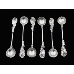 Cast Rococo silver salt spoons by Francis Harache