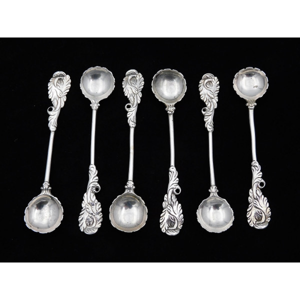 Cast Rococo silver salt spoons by Francis Harache