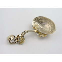 Cast silver Mussel caddy spoon by Francis Higgins