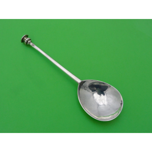 Elizabethan silver seal top spoon London 1561