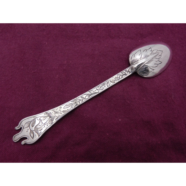 Flameback silver trefid spoon 1690