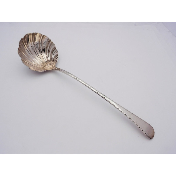 Geogian silver soup ladle London 1770 Thomas Evans