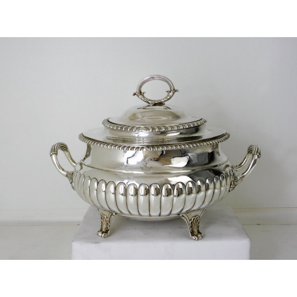 Georgian Silver soup tureen London 1813 by Willim Fountain