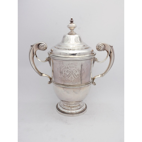 Georgian silver 2 handled cup by Francis Crump London 1761