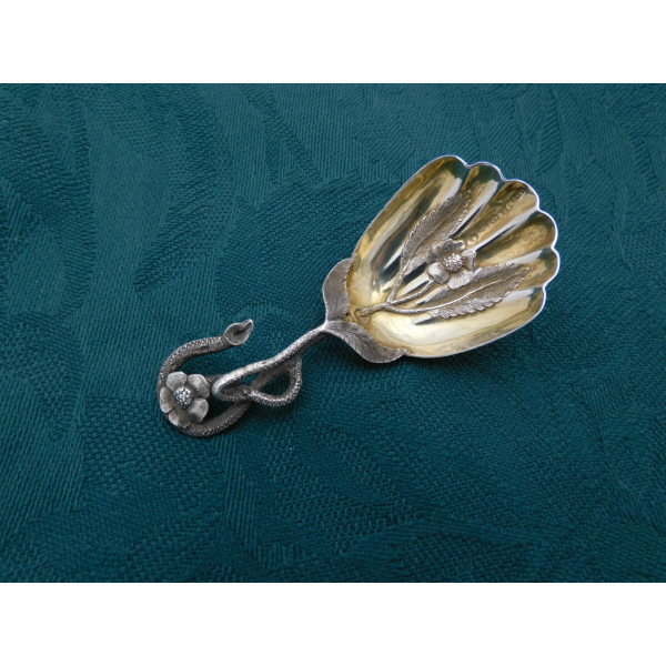 Naturalistic silver caddy spoon Hilliard Thomason