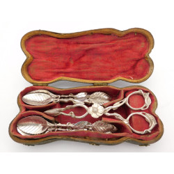 Naturalistic silver teaspoons and tongs 1760