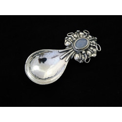 Omar Ramsden silver caddy spoon with chalcedony 1927