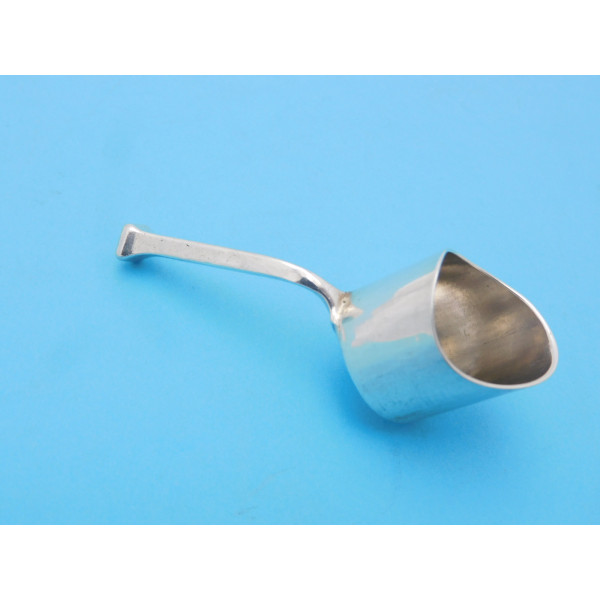 Omar Ramsden silver tea caddy scoop 1931