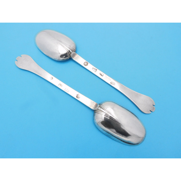Pair Silver trefid spoon 1700 by John Cory