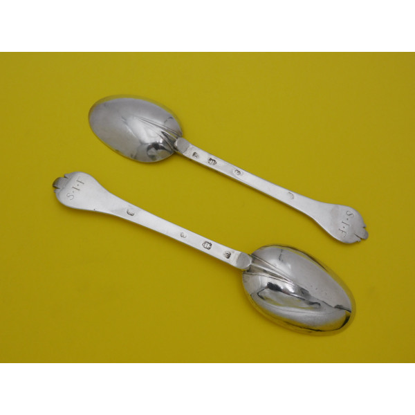 Pair silver Charles II trefid spoons 1675 Steven Venables