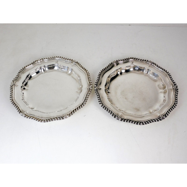 Paul Storr pair of Silver soup plates London 1829