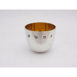 Payne and Son silver tumbler cup London 1981