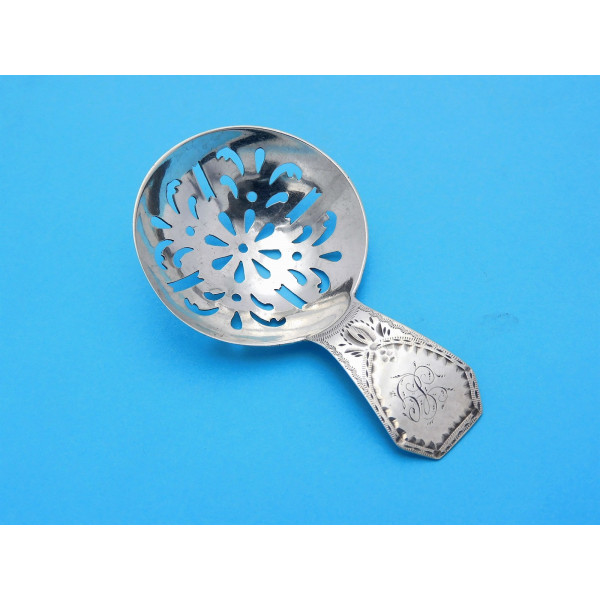 Pierced silver caddy spoon London 1799 Urquhart Hart
