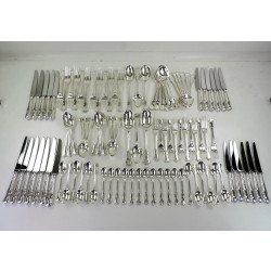 Princess Pattern Canteen of silver cutlery London 1898 by Goldsmiths Silversmiths Company Ltd