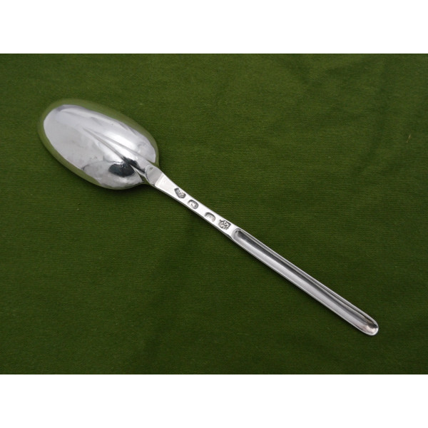 Queen Anne silver marrow spoon by William Scarlett