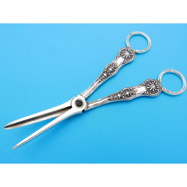 Queens pattern silver grape scissors Chawner