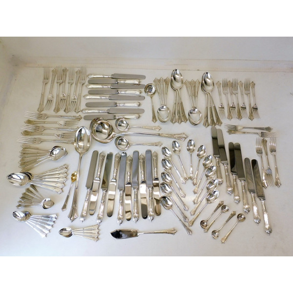 Silver Albany Pattern Canteen of Cutlery flatware London 1885 Elkington