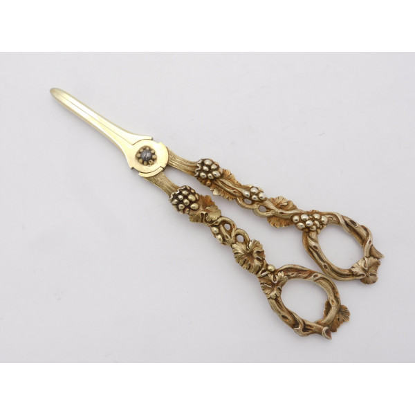 Silver gilt vine grape scissors Francis Higgins 1845