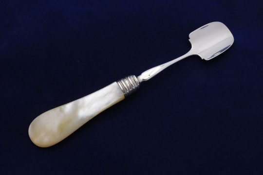 Silver mother of pearl stilton cheese scoop George Unite