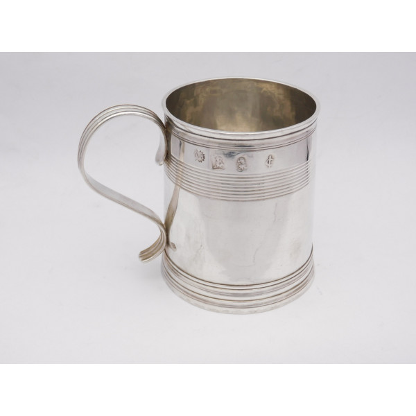 Silver mug London 1698 by William Andrews