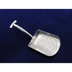 Silver spade caddy spoon by Cocks Bettridge