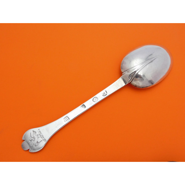 Silver trefid spoon. London 1688 Lawrence Coles
