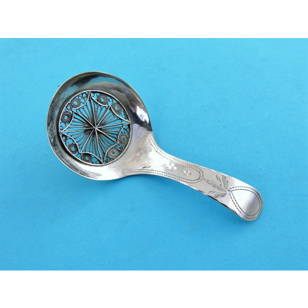 Thomas Willmiore silver caddy spoon filigree panel 1802