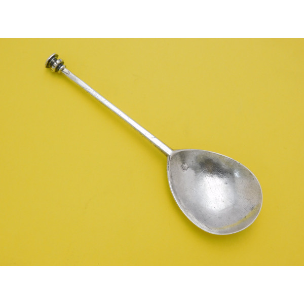 William Cawdell Silver seal top spoon 1599 Elizabeth I