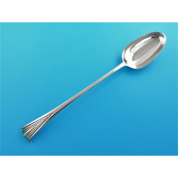 onslow pattern silver gravy spoon london 1772 by philip roker