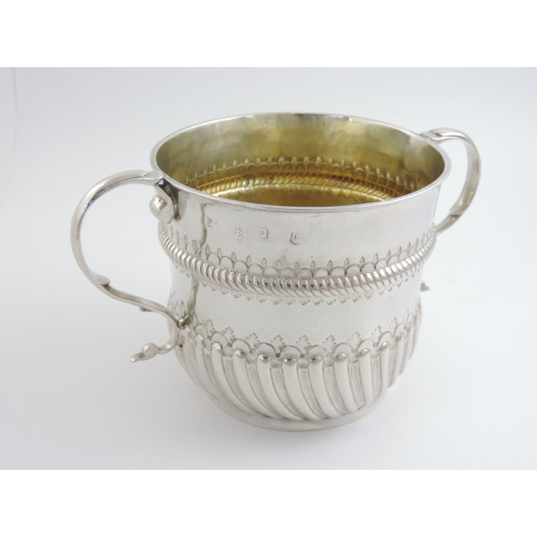 queen anne silver caudle cup london 1701 by william keatt
