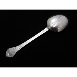silver trefid spoon with engraved rattail Exeter 1690 Thomas Foote